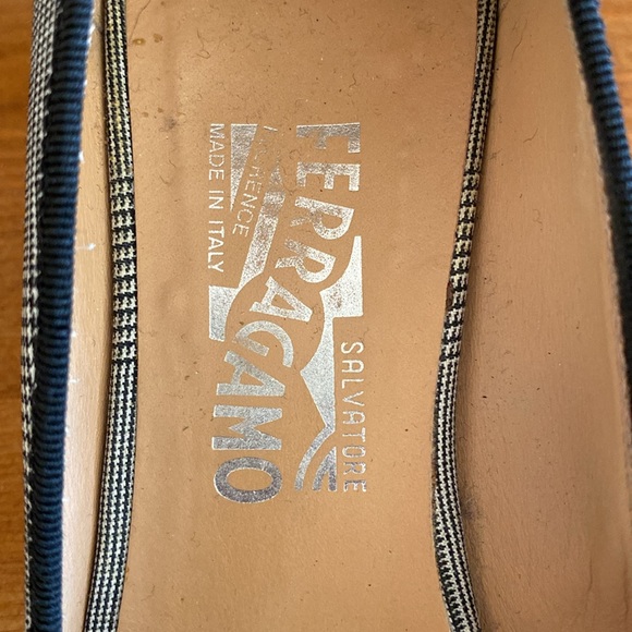 Ferragamo black & white plaid with plexiglass heel & bow detail - Picture 7 of 11